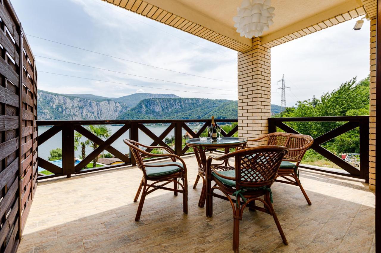 Rex Infinity View 4* Cazanele Dunarii Dubova Exterior photo