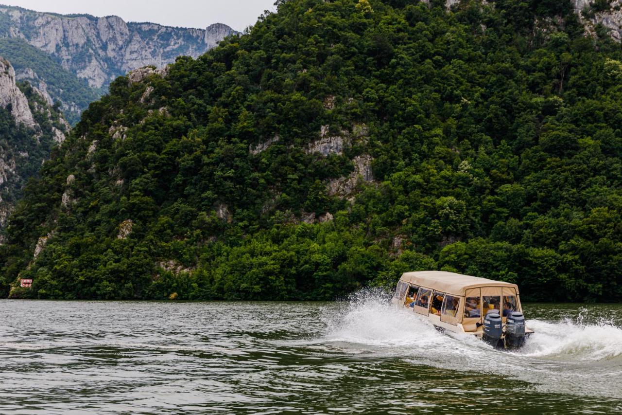 Rex Infinity View 4* Cazanele Dunarii Dubova Exterior photo